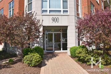 900 Lee building in Des Plaines, IL