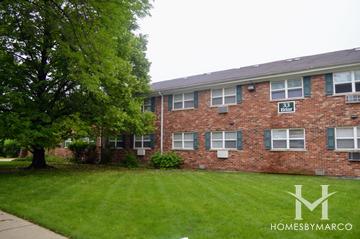 33 Briar building in Glen Ellyn, IL