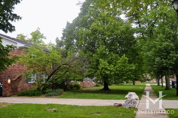 33 Briar building in Glen Ellyn, IL