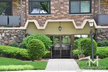 121 S. Vail building in Arlington Heights, IL