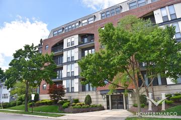 Evergreen House building in Arlington Heights, IL