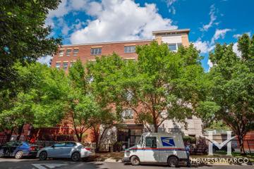2320 W. St. Paul building in the Wicker Park neighborhood of Chicago, IL