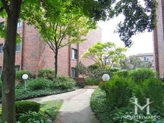 Drake Manor building in Evanston, IL