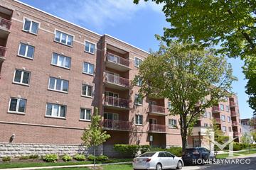 Benchmark building in Des Plaines, IL