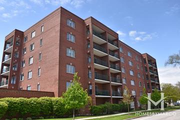 Photos of Perry Laurel building in Des Plaines, IL