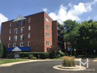 Greens of Bunker Hill building in Niles, IL