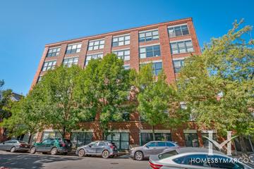 Marshfield Park building in the Wicker Park neighborhood of Chicago, IL