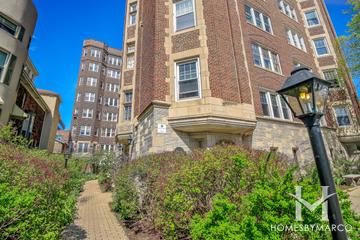 6334 N. Sheridan building in the Edgewater neighborhood of Chicago, IL