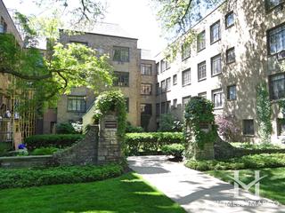 Rookwood Gardens building in Evanston, IL