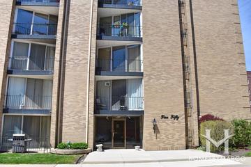 Ida Court building in Des Plaines, IL