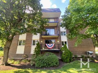 Meadows subdivision in Mount Prospect, IL