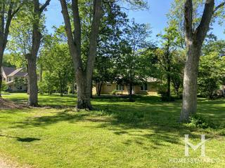 Warrenville Estates subdivision in Warrenville, IL