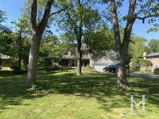 Warrenville Estates subdivision in Warrenville, IL