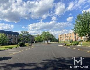 Chateau Roselle building in Roselle, IL