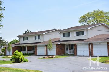 Carlisle Cove building in Schaumburg, IL