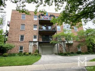 Hinman Court building in Evanston, IL