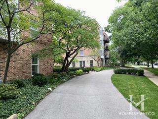 Hinman Court building in Evanston, IL