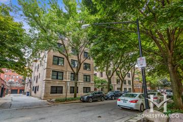 2335-2341 N Commonwealth building in the Lincoln Park neighborhood of Chicago, IL