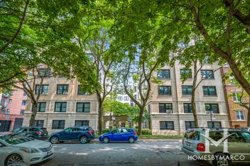 2335-2341 N Commonwealth building in the Lincoln Park neighborhood of Chicago, IL