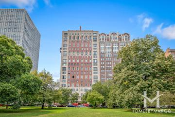2430 N. Lakeview building in the Lincoln Park neighborhood of Chicago, IL