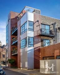 808 N. Greenview building in the West Town neighborhood of Chicago, IL