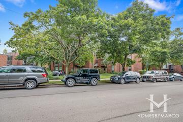 2131 N. Larrabee St. building in the Lincoln Park neighborhood of Chicago, IL