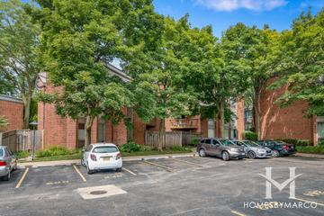 2131 N. Larrabee St. building in the Lincoln Park neighborhood of Chicago, IL