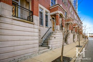 419 W. Grand Ave. building in the River North neighborhood of Chicago, IL