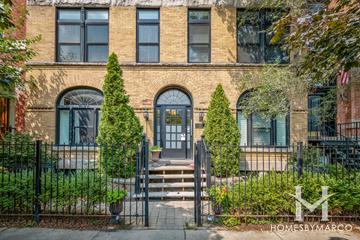 2220 N. Sedgwick building in the Lincoln Park neighborhood of Chicago, IL