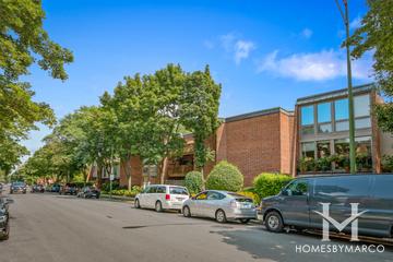 2045 N. Larrabee St. building in the Lincoln Park neighborhood of Chicago, IL