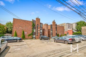 2225 N. Halsted St. building in the Lincoln Park neighborhood of Chicago, IL