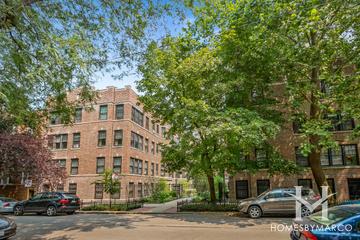 2317 N. Commonwealth building in the Lincoln Park neighborhood of Chicago, IL
