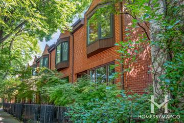 1827 N. Dayton building in the Lincoln Park neighborhood of Chicago, IL