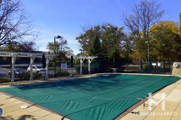 Huntington Grove subdivision in Hoffman Estates, IL