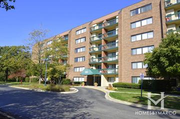 Huntington Grove subdivision in Hoffman Estates, IL