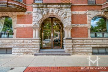 609 W. Belden Avenue building in the Lincoln Park neighborhood of Chicago, IL