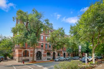 609 W. Belden Avenue building in the Lincoln Park neighborhood of Chicago, IL