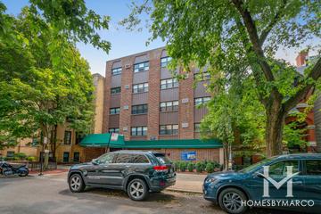 555 W. Arlington Pl. building in the Lincoln Park neighborhood of Chicago, IL
