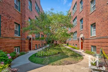 2018 N. Burling St. building in the Lincoln Park neighborhood of Chicago, IL