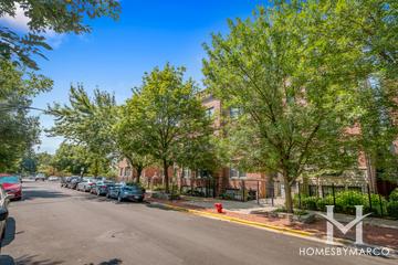 2018 N. Burling St. building in the Lincoln Park neighborhood of Chicago, IL