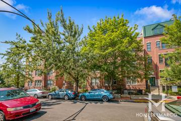 2018 N. Burling St. building in the Lincoln Park neighborhood of Chicago, IL