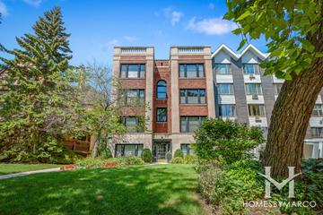 560 W. Deming Pl building in the Lincoln Park neighborhood of Chicago, IL