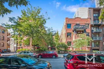 518 W. Wrightwood Ave building in the Lincoln Park neighborhood of Chicago, IL