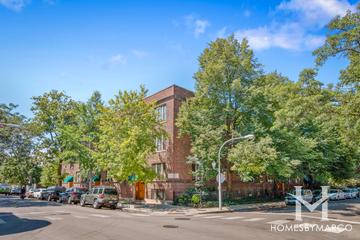 744 W. Wrightwood St. building in the Lincoln Park neighborhood of Chicago, IL