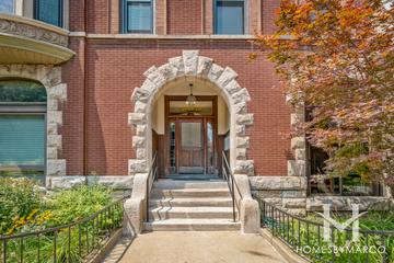 2008 N. Clifton Ave building in the Lincoln Park neighborhood of Chicago, IL