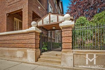 2118 W. North building in the Wicker Park neighborhood of Chicago, IL