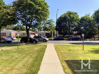 2123 Howard building in the Rogers Park neighborhood of Evanston, IL