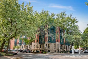 507 W. Fullerton building in the Lincoln Park neighborhood of Chicago, IL