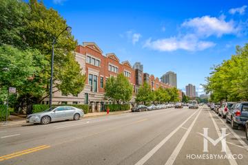 2039 N. Lincoln building in the Lincoln Park neighborhood of Chicago, IL