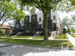 Larch Pointe Estates subdivision in Elmhurst, IL